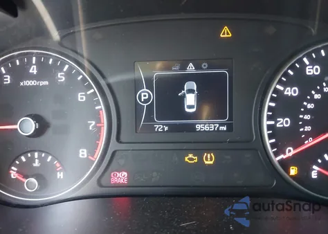 2017 Kia Optima Lx Turbo z USA, uszkodzony, nr VIN 5XXGT4L17HG148612